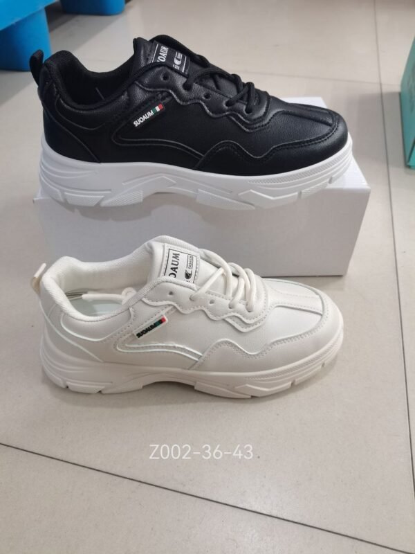 WALKING SHOES